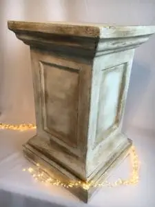 Urns-and-Plinths-A-Touch-of-Elegance