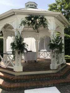 Hire-Acrylic-Plinth-A-Touch-of-Elegance