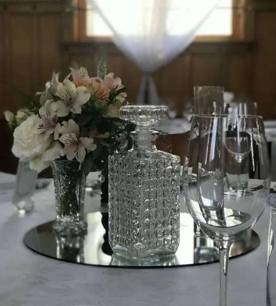 Hire-Decanters-A-Touch-Of-Elegance