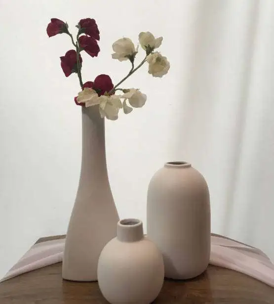 Hire-Vases-A-Touch-of-Elegance