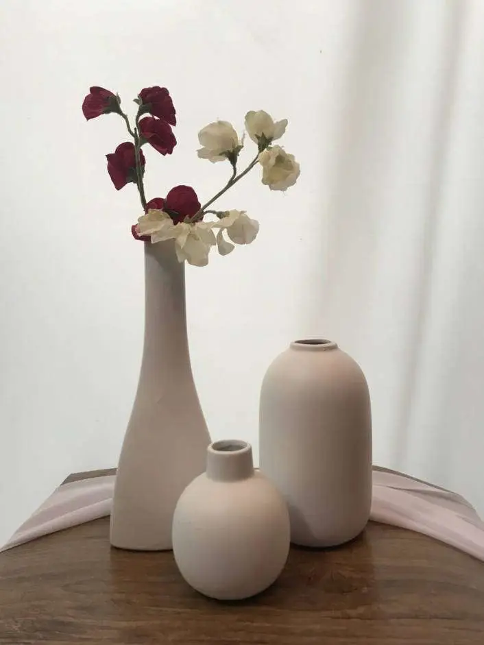 Hire-Vases-A-Touch-of-Elegance