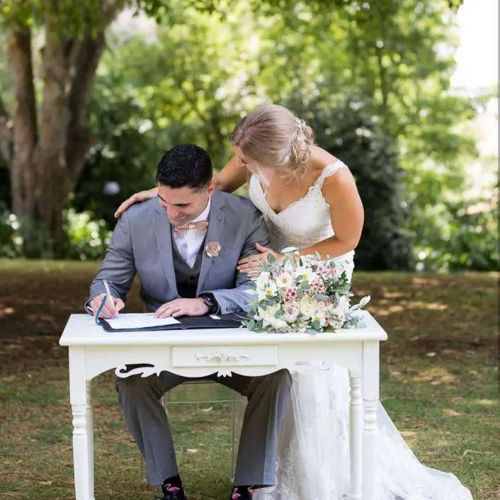 Hire-Wedding-Signing-Desk-A-Touch-Of-Elegance