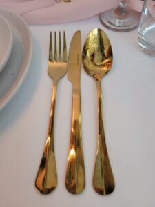Hire-Tableware-A-Touch-of-Elegance